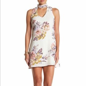 Want & Need Sleeveless Floral Gigi Dress Mauve